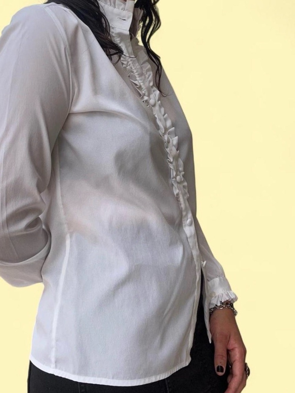 Women's White Ruffled Button-Front Blouse - Picture 4 of 8
